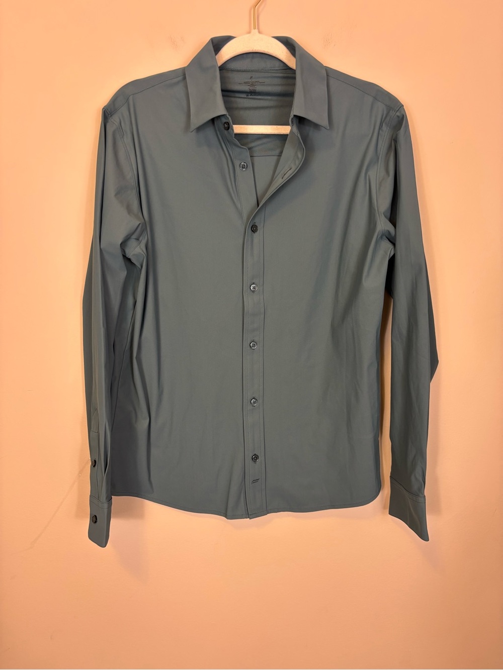 Fabletics Men's Button-Down Athletic Shirt in Green Small